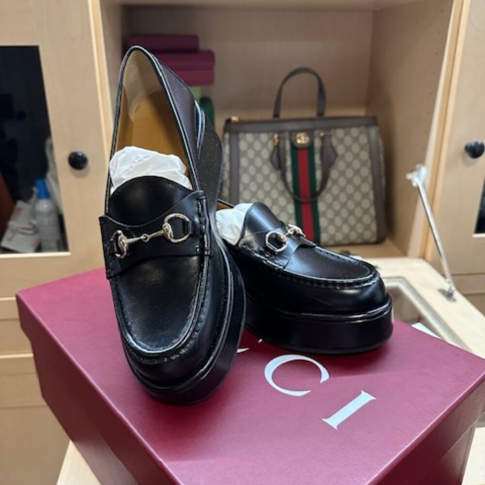 Gucci Black Size 7.5 Horse-bit Accent Leather Loafers Brand New in Box